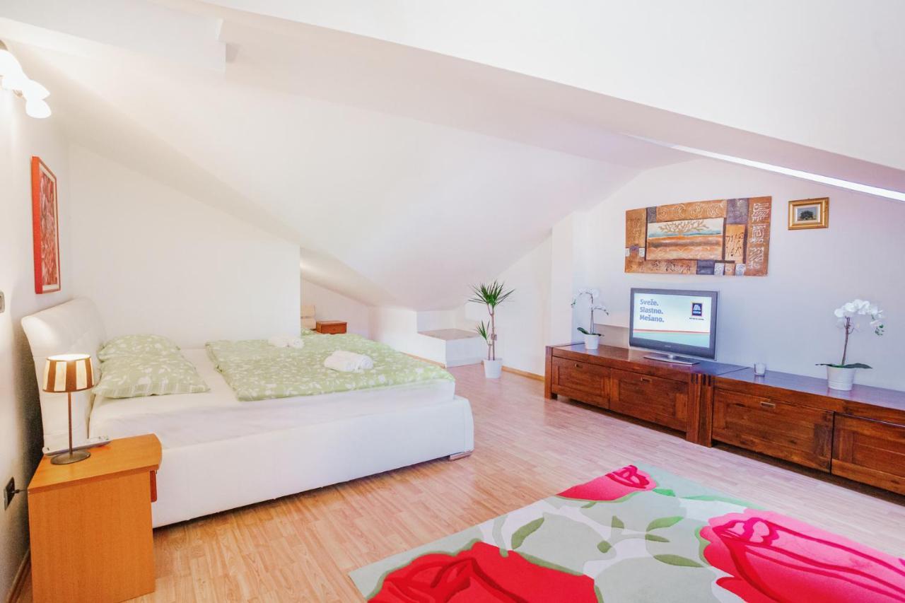 Apartman Apartma *
